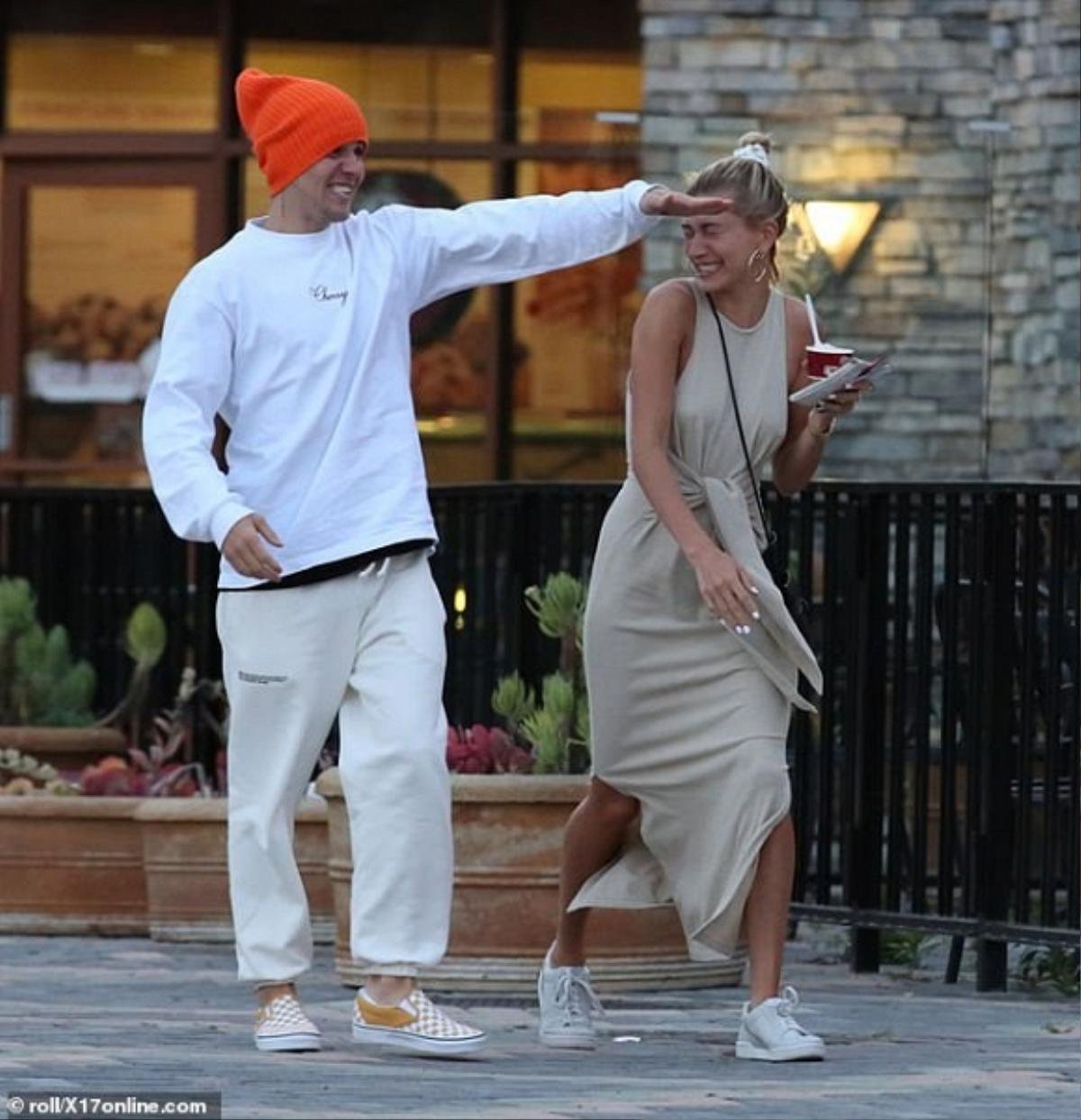 Lầy lội như Justin Bieber: Đấm vòng 3 của vợ trên phố khiến nhiều người phì cười Ảnh 2