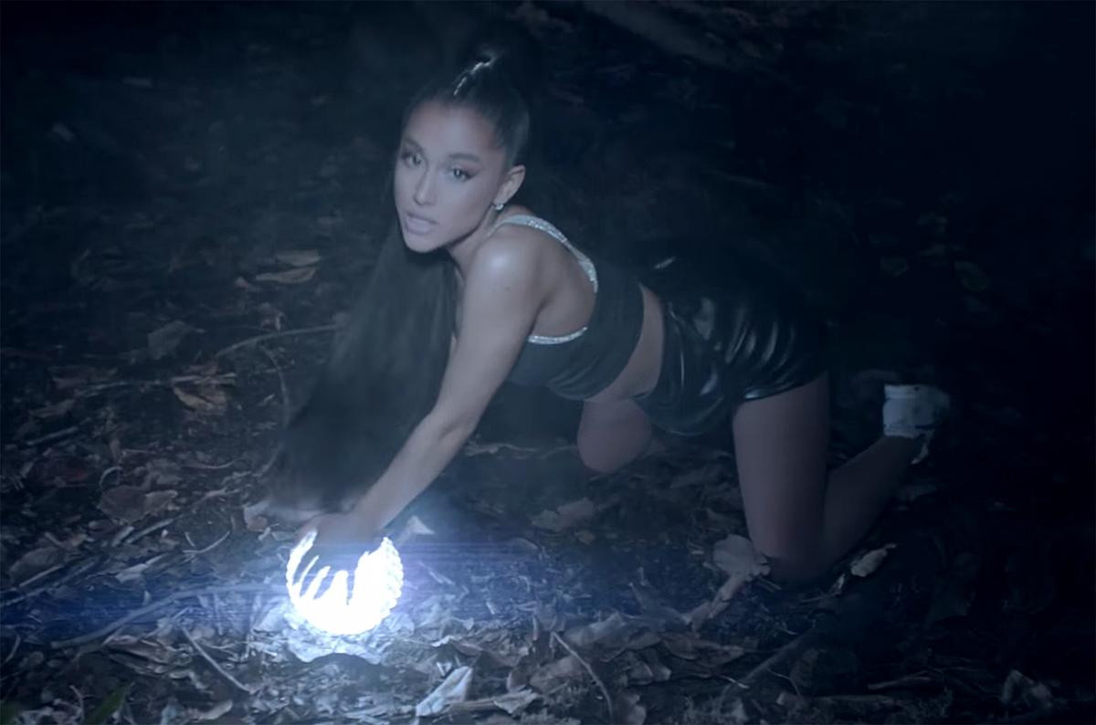 Ariana Grande và những MV… không biết có nên gọi là MV hay không? Ảnh 5