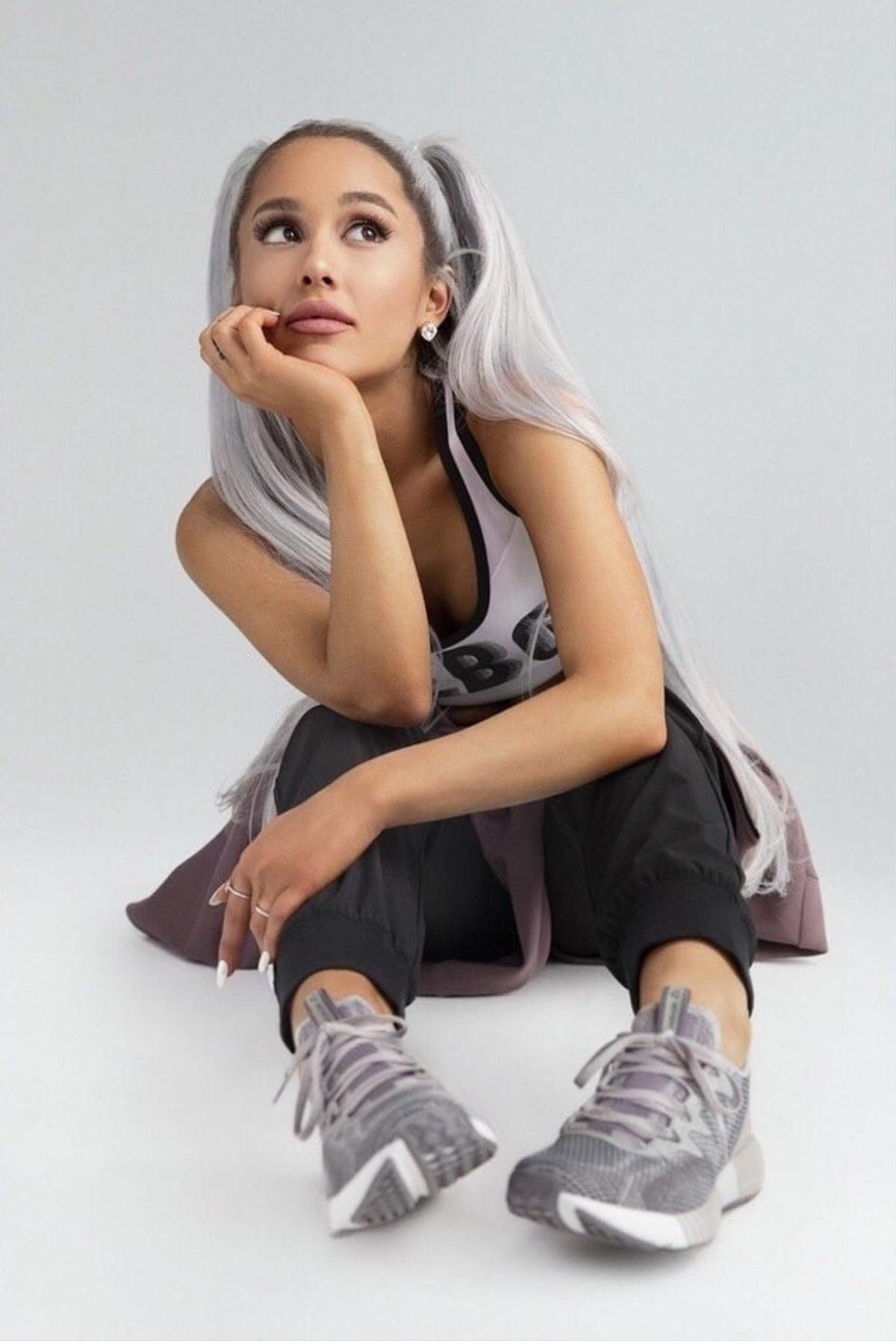 Ariana Grande và những MV… không biết có nên gọi là MV hay không? Ảnh 8