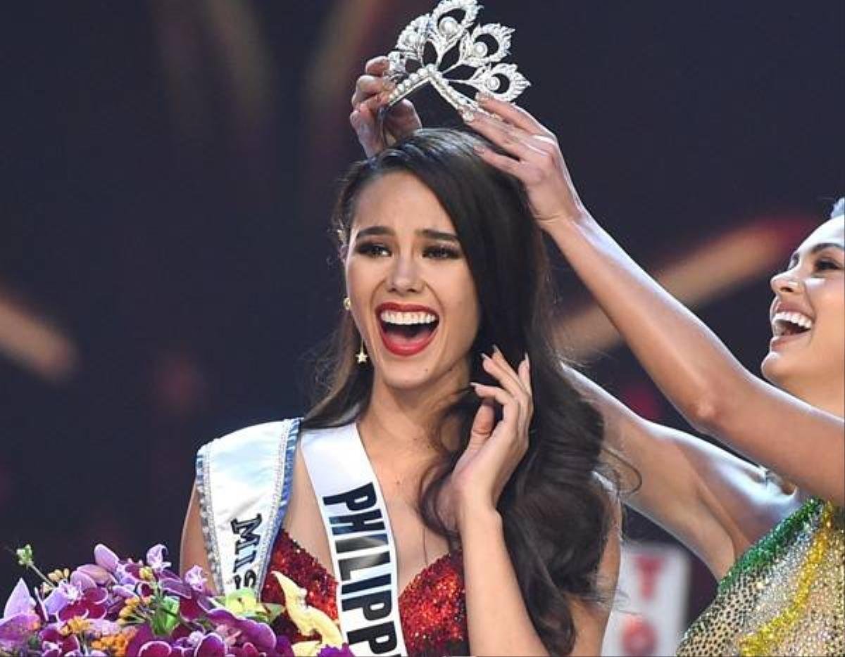 Missosology tước vương miện Miss Universe Catriona Gray: Trò Cá tháng 4 kém duyên nhất! Ảnh 3