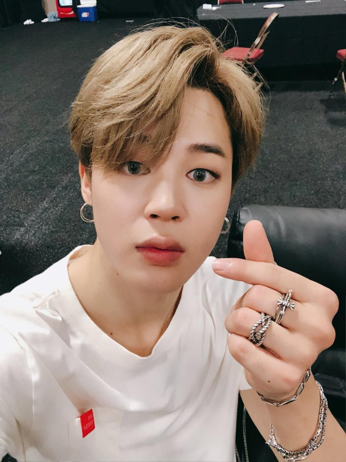 Nếu có giải 'Thánh xử lý sự cố' thì chắc chắn phải dành cho 'nam thần' Jimin (BTS) này rồi! Ảnh 2