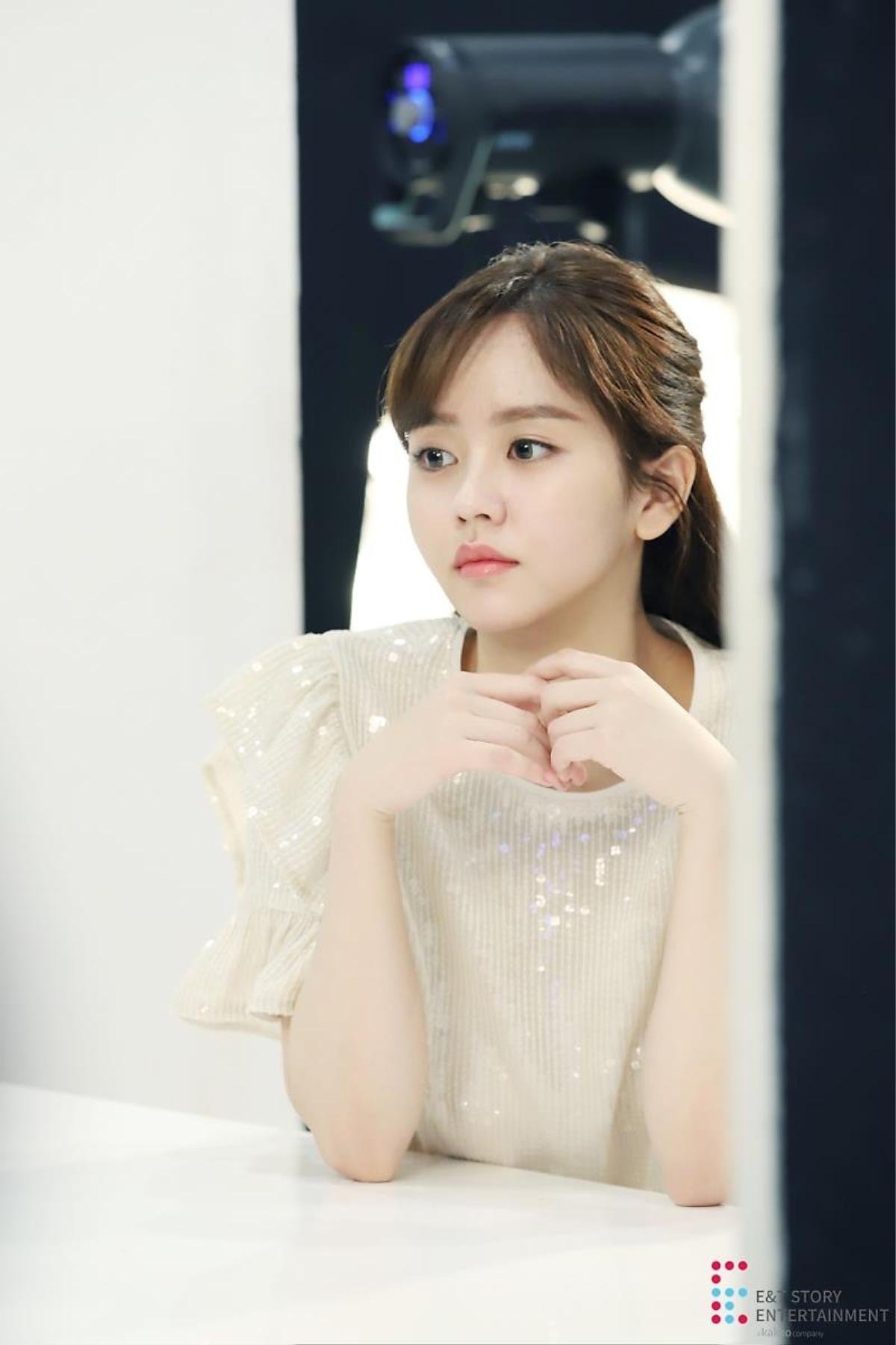 Kim So Hyun đóng vai kỹ nữ trong phim của đạo diễn 'Mây họa ánh trăng' Ảnh 3