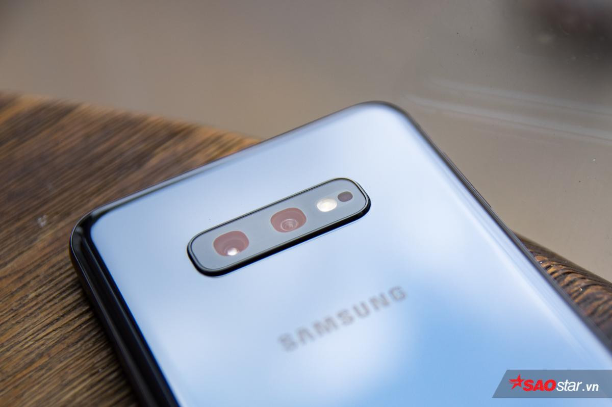 Trên tay Samsung Galaxy S10e: Thiết kế trẻ trung, nhiều tính năng mạnh mẽ! Ảnh 10