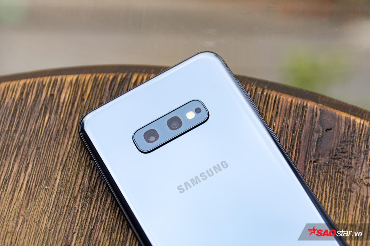 Trên tay Samsung Galaxy S10e: Thiết kế trẻ trung, nhiều tính năng mạnh mẽ! Ảnh 9