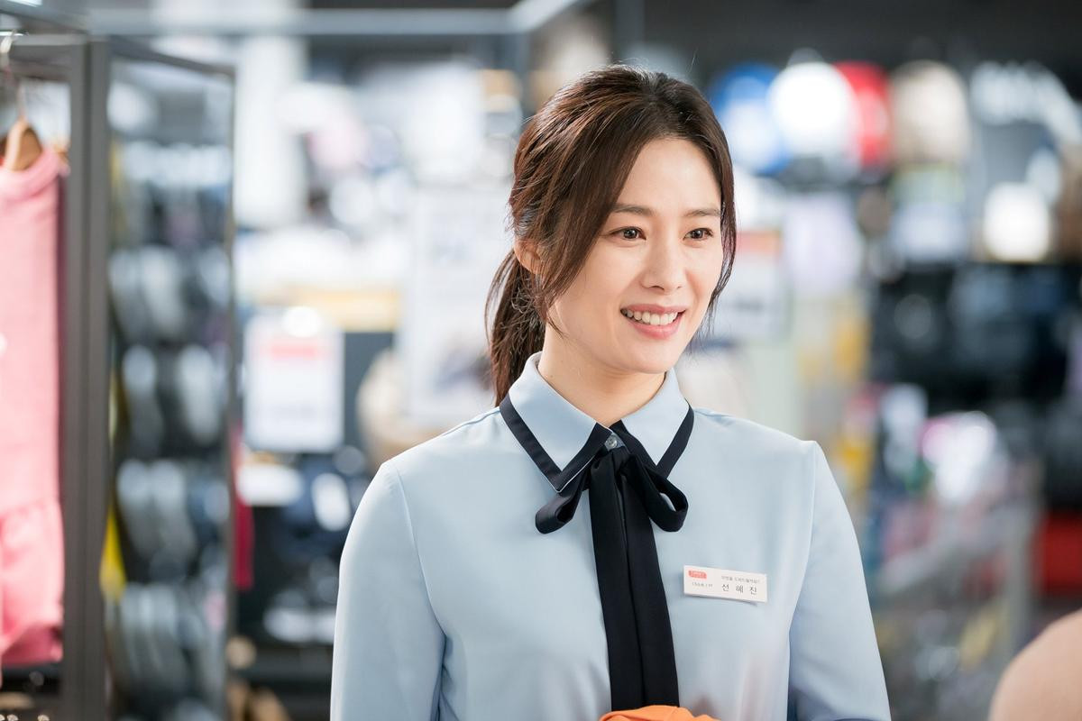 Kim Hyun Joo sẽ cùng Seo Kang Joon đóng phim của đạo diễn 'Hồi ức Alhambra'? Ảnh 4