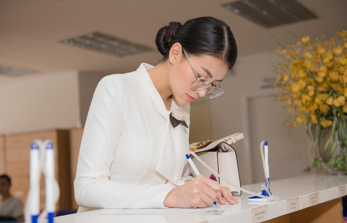 'Hé lộ' việc Hoa hậu Phương Khánh làm vào ngày sinh nhật 24 tuổi: Quá đẹp và ý nghĩa! Ảnh 3