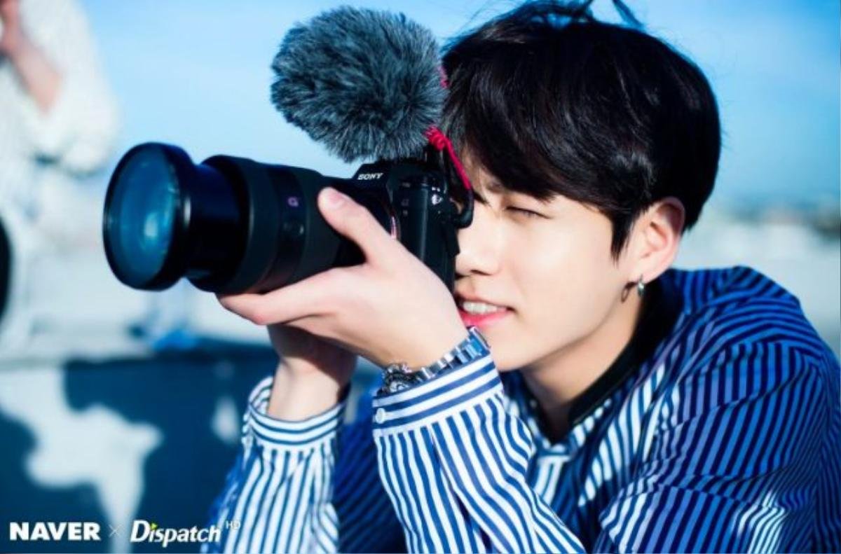 Jungkook (BTS) lần đầu tiết lộ lý do anh chàng này thích quay phim chẳng kém gì chụp ảnh Ảnh 1