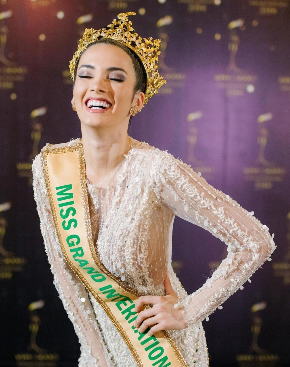 Hoa hậu Hòa bình phản đối người chuyển giới thi Miss Universe: Thích ngất xỉu và gây hấn? Ảnh 3