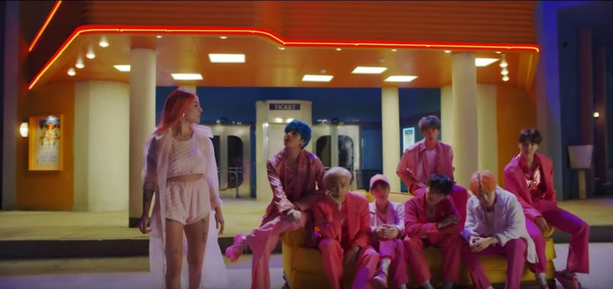 Hợp tác cùng Halsey nhưng BTS lại tự trù mình ế vé concert trong teaser 'Boy With Luv' Ảnh 3