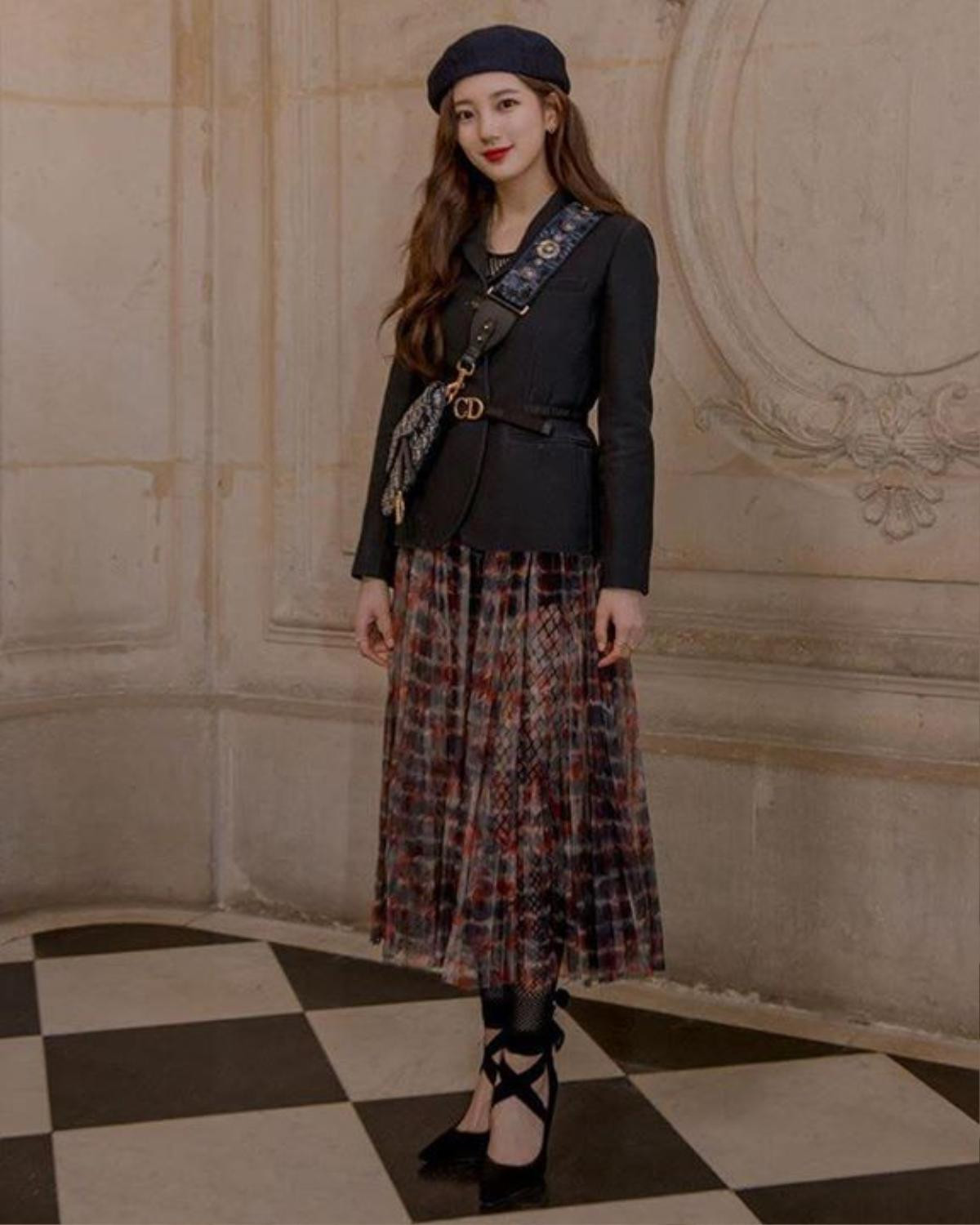 Ngoài 'thánh sống Chanel' Jennie (Black Pink), sao Hàn nào được các 'ông lớn' thời trang sủng ái? Ảnh 22