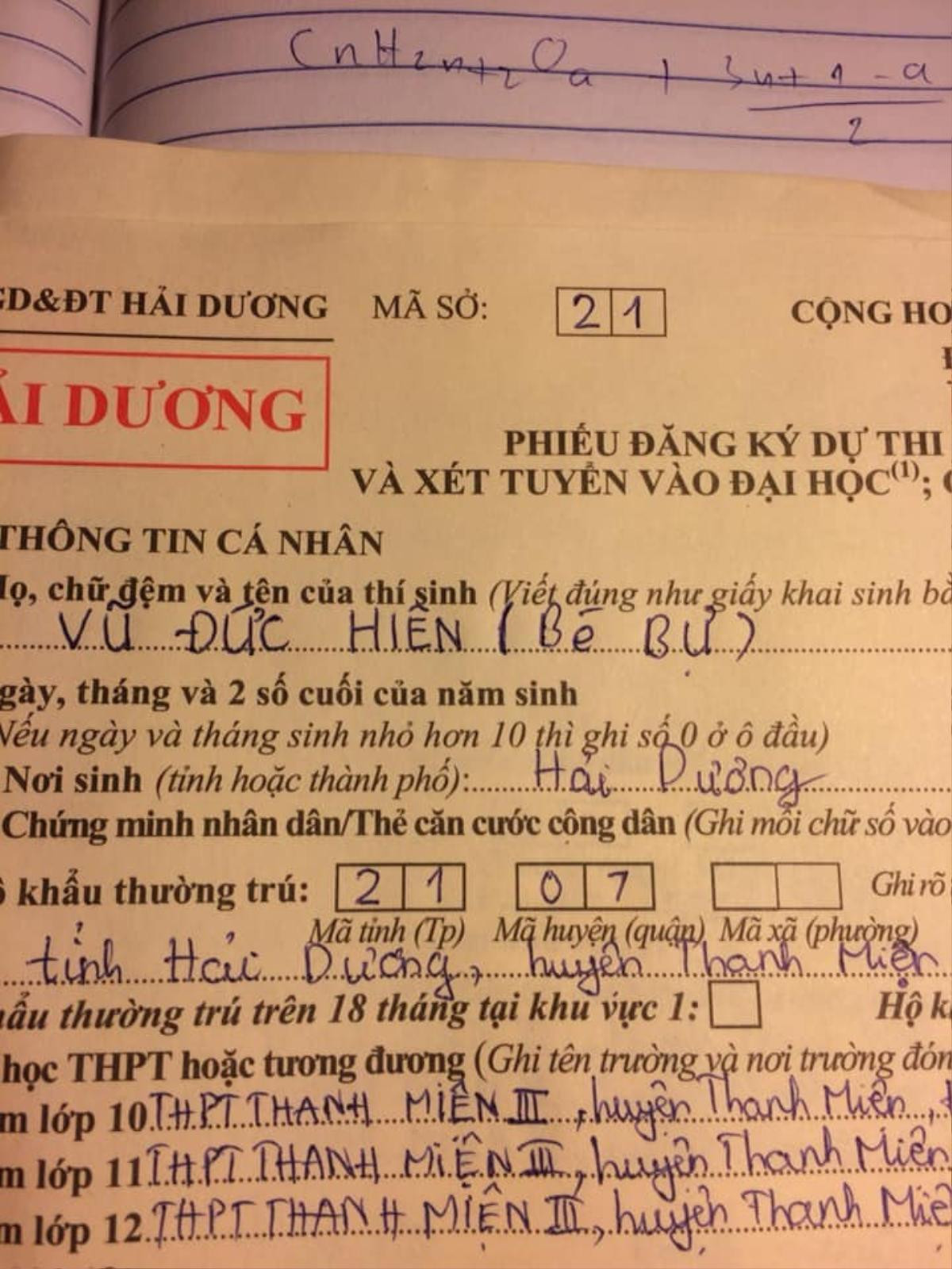 Dở khóc dở cười với những lỗi 'một bước sai vạn dặm đau' trong hồ sơ thi Đại học của học sinh lớp 12 Ảnh 1