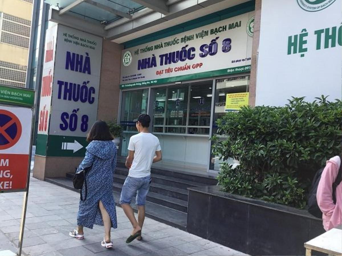 Nhà thuốc Bệnh viện Bạch Mai bị tố bán thuốc ngoại rởm, vừa động vào đã vữa nát Ảnh 2