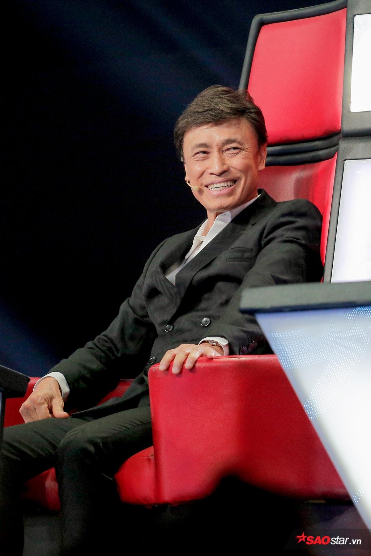 Chiến thuật 'chiêu dụ' thí sinh The Voice 2019 'độc nhất vô nhị' của HLV Tuấn Ngọc khiến fan phải 'bật ngửa' Ảnh 2