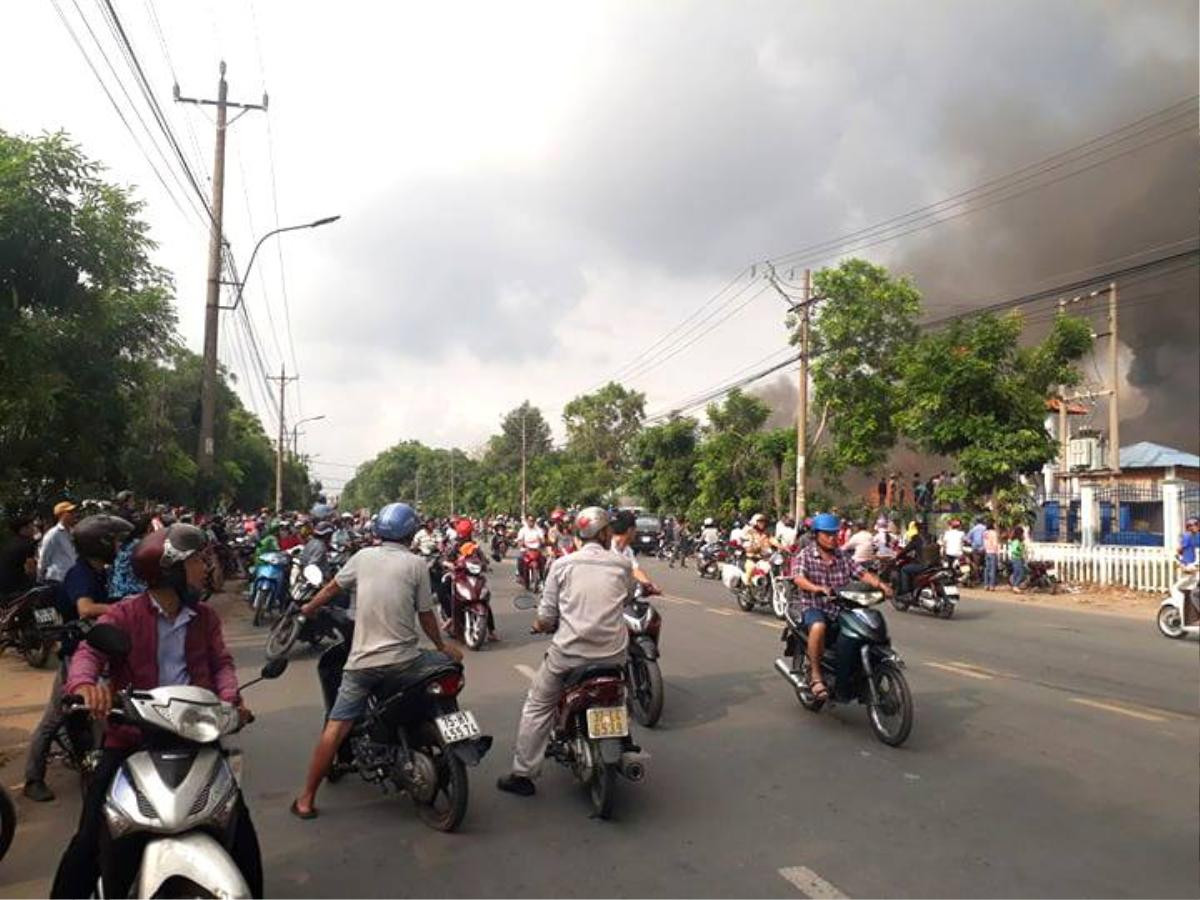 Cháy cực lớn trong khu công nghiệp Sóng Thần Bình Dương Ảnh 5