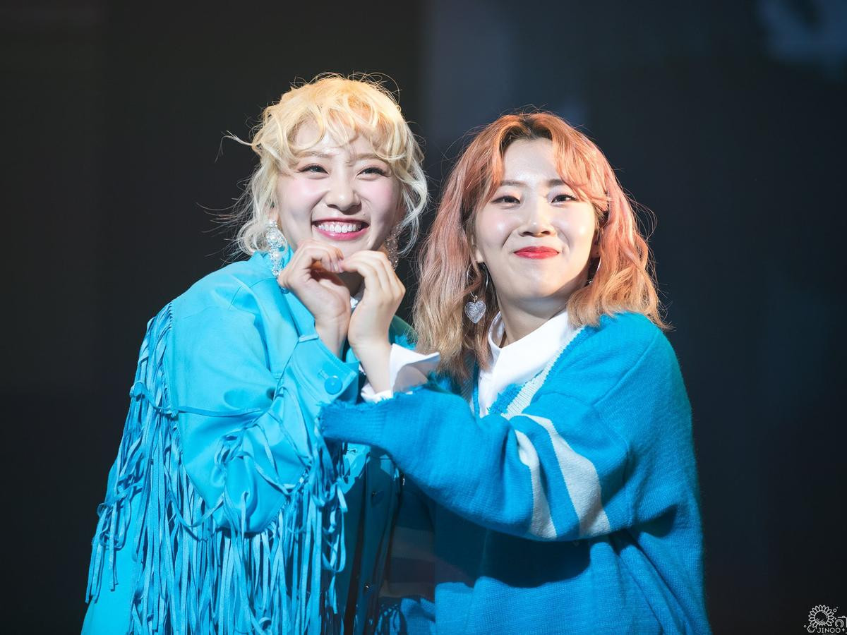 Bolbbalgan4, Black Pink, Shaun đạt chứng nhận bạch kim trên Gaon, BVNDIT lần đầu trải lòng về danh hiệu 'nhóm nhạc em gái Chung Ha' Ảnh 2