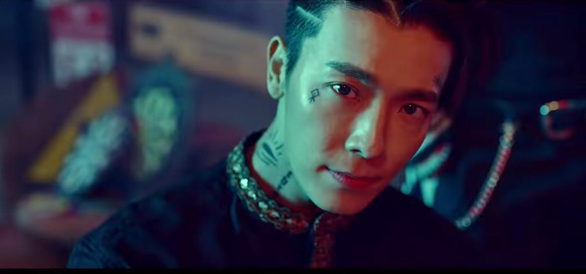 Super Junior D&E tung teaser thứ 2 MV comeback 'Danger' - Quả nhiên là 'gừng càng già càng cay' Ảnh 1