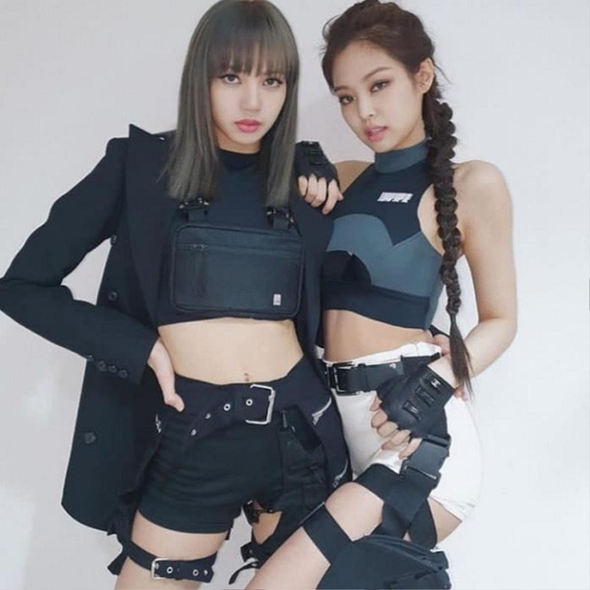 Netizen nghi ngờ Jennie (Black Pink) sao chép phong cách của Lara Croft - Angelina Jolie Ảnh 7