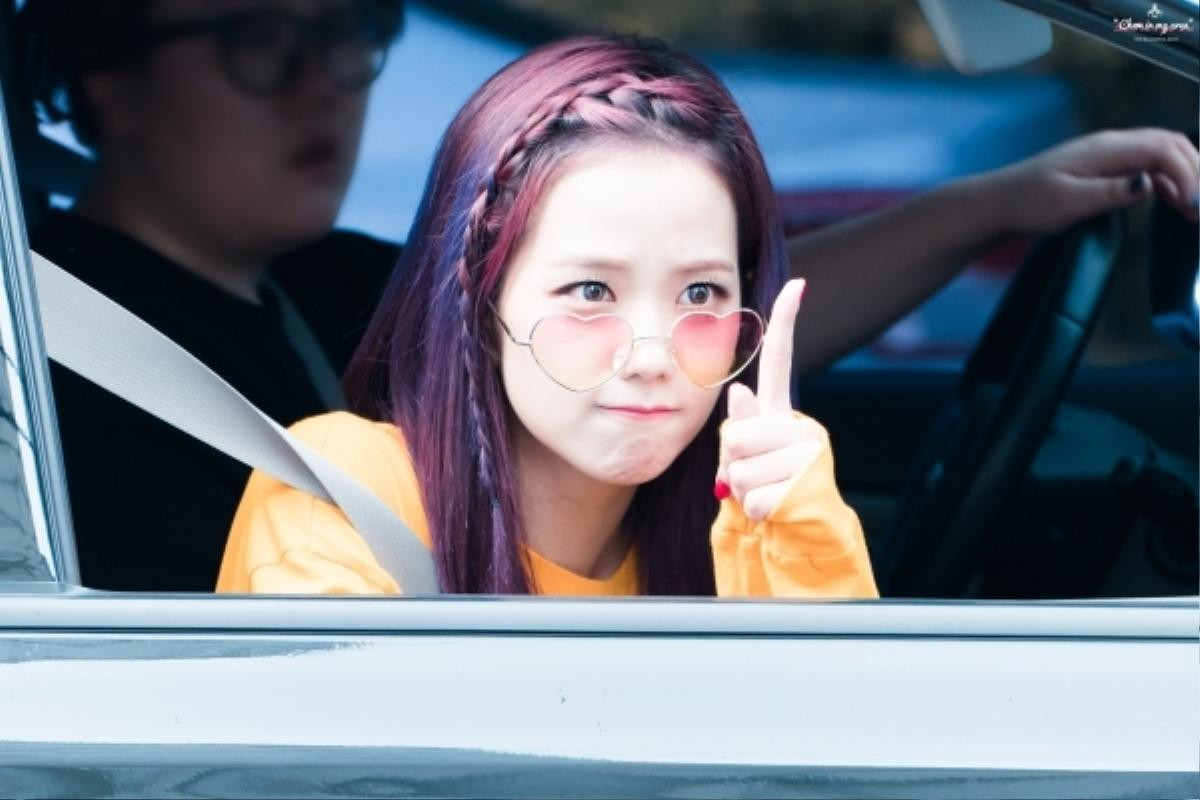 Jisoo nói về BLACKPINK: 'Khi tôi khóc, tôi chỉ dám khóc thầm và tránh xa những thành viên khác, không để họ biết' Ảnh 2