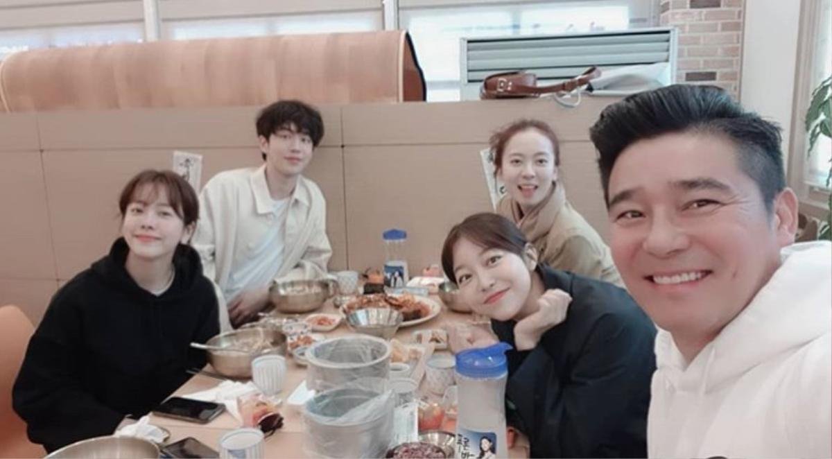 Goo Hye Sun - Ahn Jae Hyun đăng ảnh selfie, Han Ji Min - Nam Joo Hyuk đi du lịch ở Jeju Ảnh 7