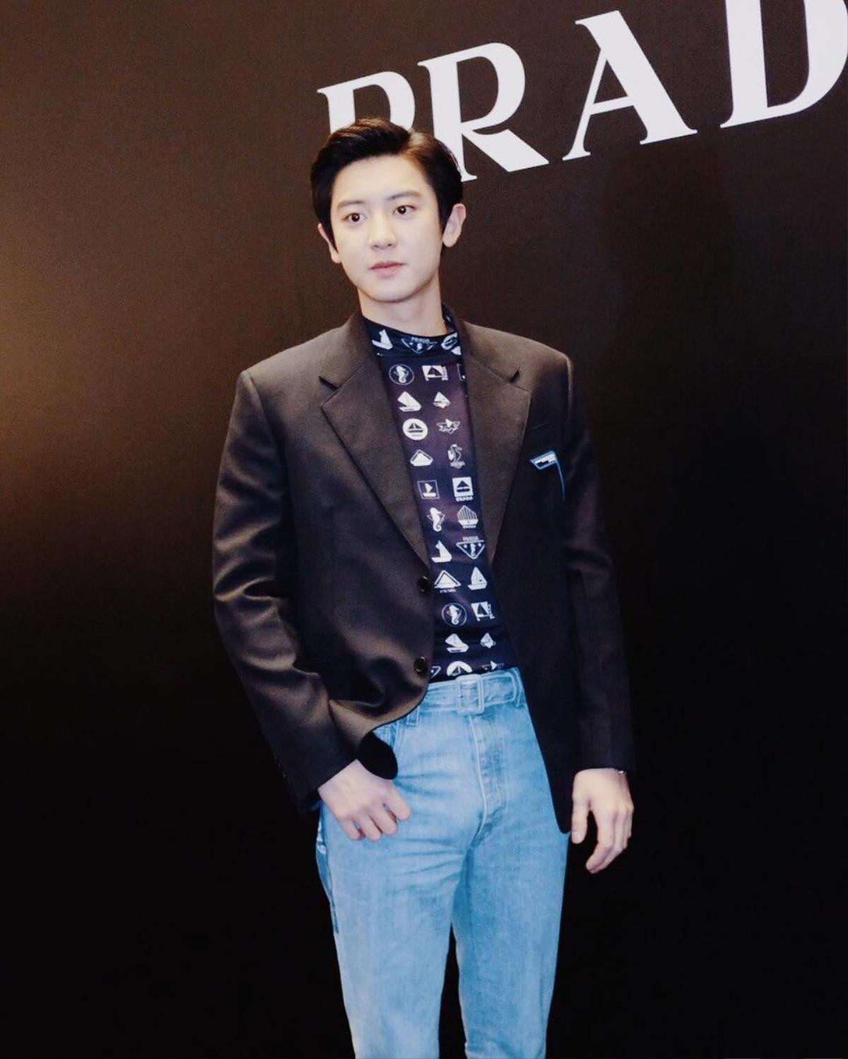 Chanyeol đại diện cho Prada hút cả nghìn người tại Singapore - Trương Nghệ Hưng nhận được đề nghị tìm vợ Ảnh 6