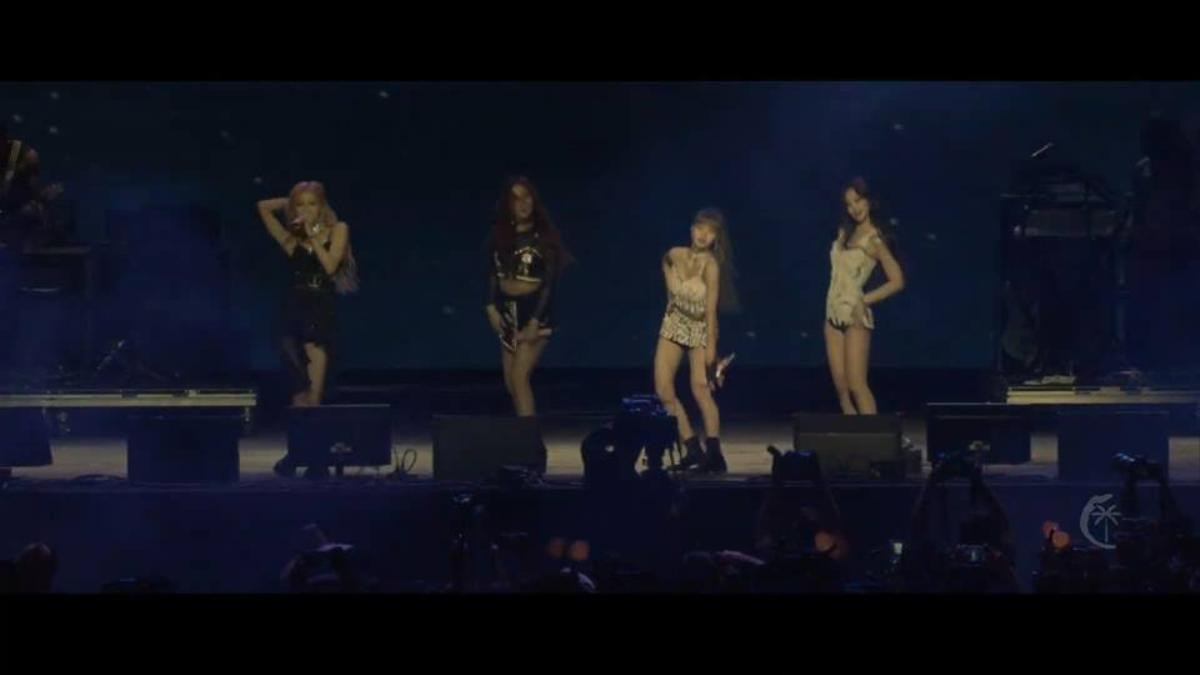 'Siêu sân khấu Coachella 2019' của BlackPink mà bạn trông chờ: Hát 'hụt hơi' phần đầu nhưng càng về sau càng sung! Ảnh 8