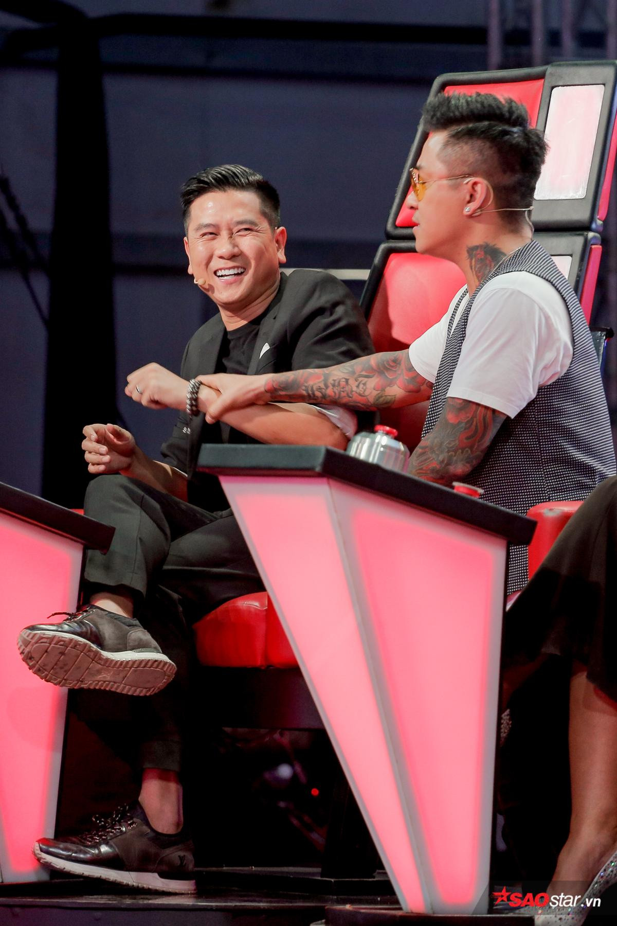 The Voice 2019: Chưa phát sóng đã 'sốt xình xịch' vì loạt khoảnh khắc 'triệu view' của dàn HLV quyền lực Ảnh 1