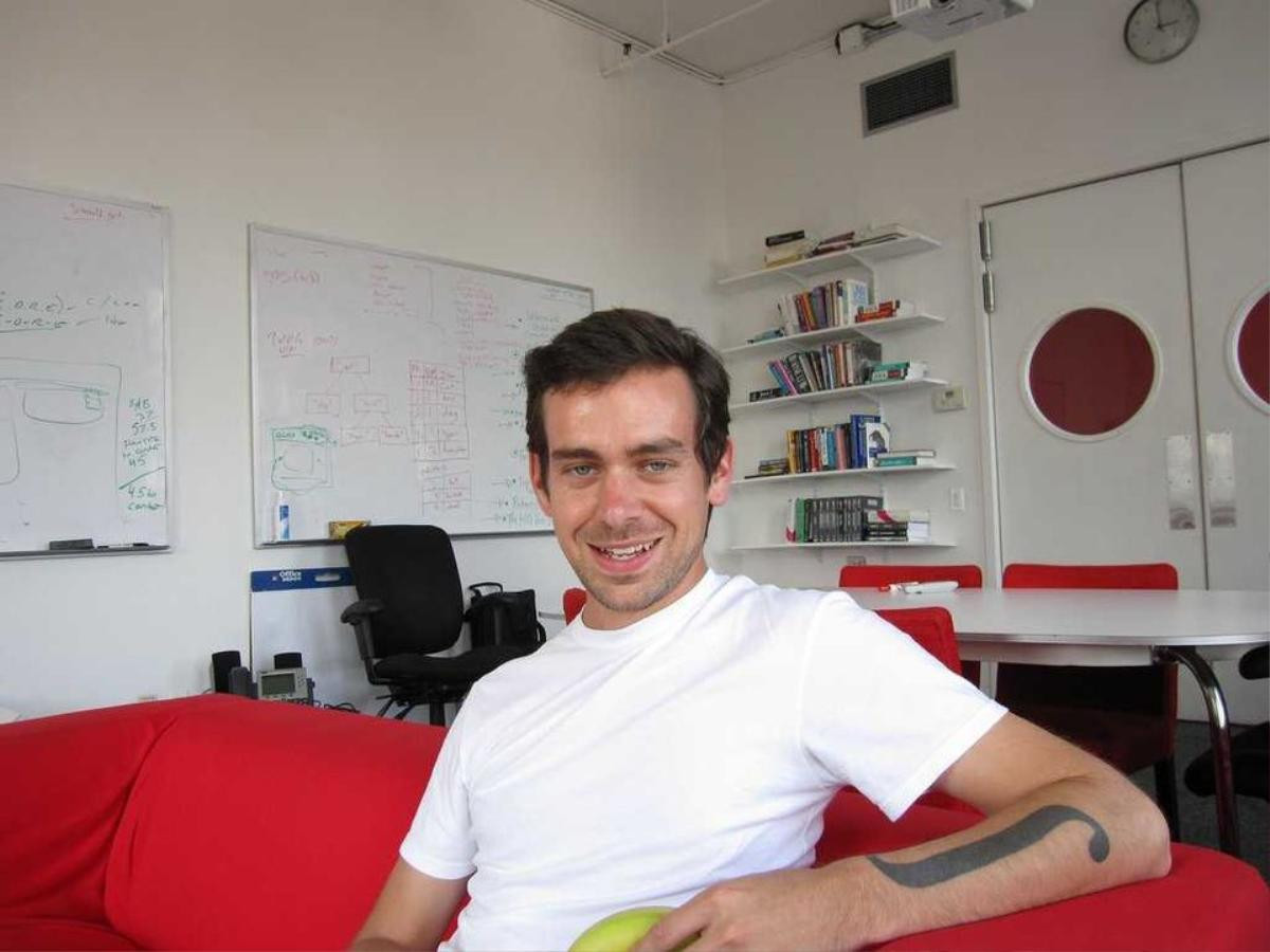 Cuộc sống kì lạ của CEO Twitter Jack Dorsey: mỗi ngày ăn một bữa, hẹn hò với siêu mẫu và yêu bitcoin Ảnh 3