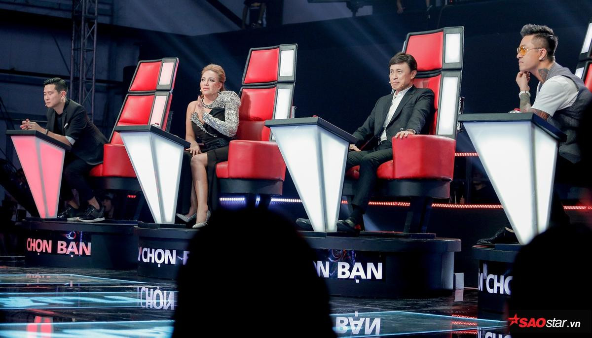 HOT: HLV Hồ Hoài Anh không thể xoay ghế, quyền năng SWITCH khuynh đảo The Voice 2019? Ảnh 3