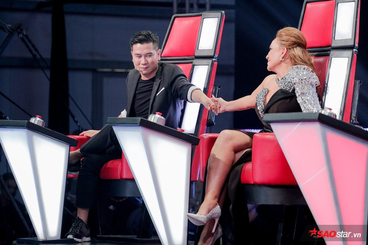 HOT: HLV Hồ Hoài Anh không thể xoay ghế, quyền năng SWITCH khuynh đảo The Voice 2019? Ảnh 2