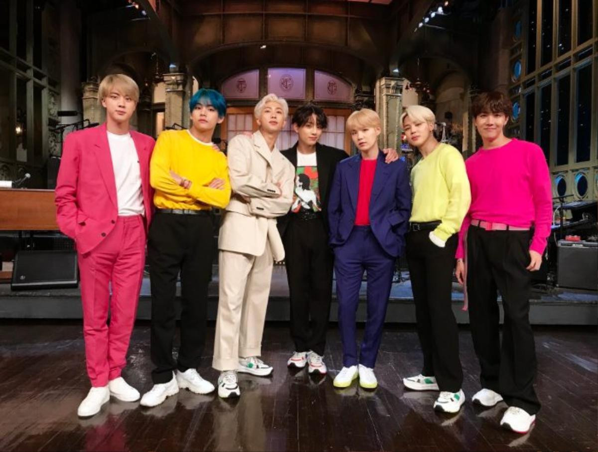 Bạn cần xem ngay: sân khấu live đầu tiên của 'Boy With Luv', BTS 'cực nhắng' và live cực ngọt! Ảnh 2