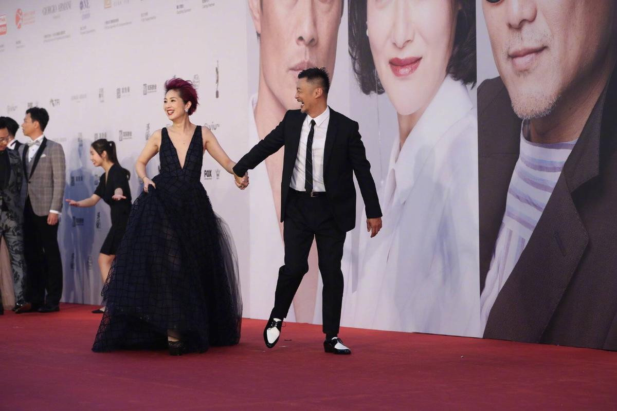 Thảm đỏ 'Oscar Hong Kong 2019': Song Hye Kyo đọ sắc với Hồ Định Hân, Thái Trác Nghiên Ảnh 16