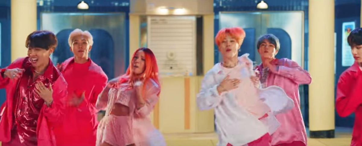 Cư dân mạng thích thú bắt lỗi MV 'Boy With Luv' của BTS: J-Hope đang vô tình… cười vào mặt V? Ảnh 3