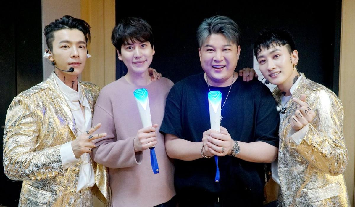 DongHae và Eunhyuk (SuJu) 'sướng rơn người' khi được các thành viên EXO, Red Velvet, TVXQ kéo nhau 'quẩy banh nóc' trong đêm nhạc của mình Ảnh 5