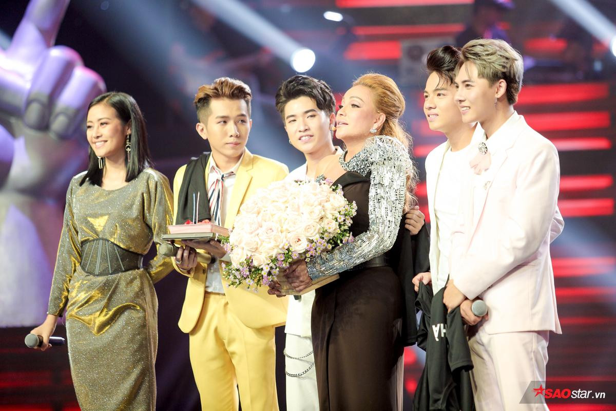 HLV Thanh Hà xúc động đón sinh nhật tại The Voice 2019 và lời cảm ơn: 'Dù đã ở tuổi này nhưng vẫn được làm công việc yêu thích' Ảnh 6