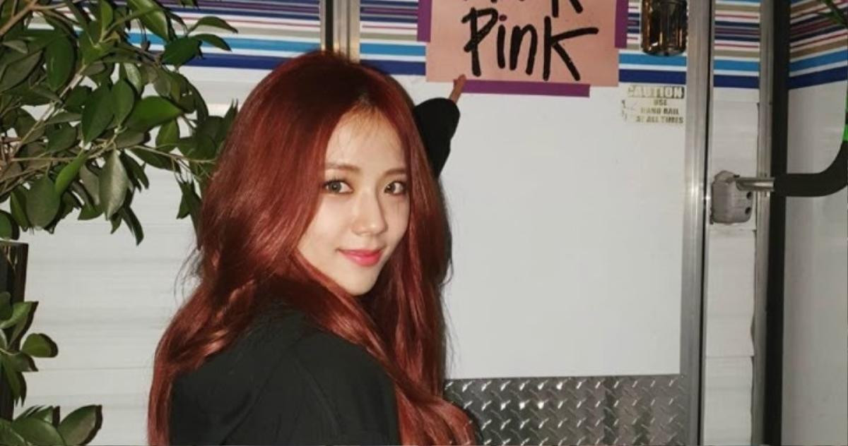 Trình diễn 'Kill This Love' vô cùng bùng nổ, Jisoo (BLACK PINK) vẫn bị netizen gắn mác 'bình hoa di động' Ảnh 1