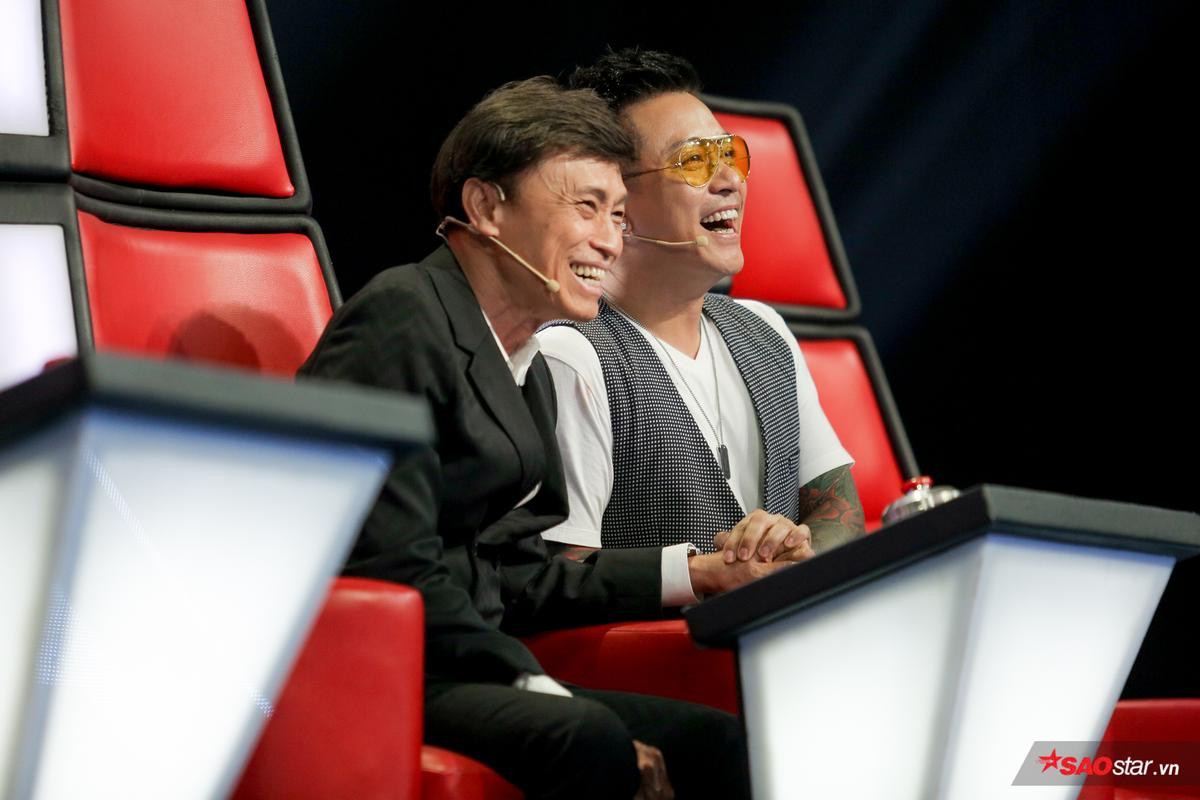 Tập 1 - The Voice 2019 khép lại cũng là lúc 1001 'rổ' cảm xúc độc nhất vô nhị của bộ tứ quyền lực lộ diện Ảnh 9