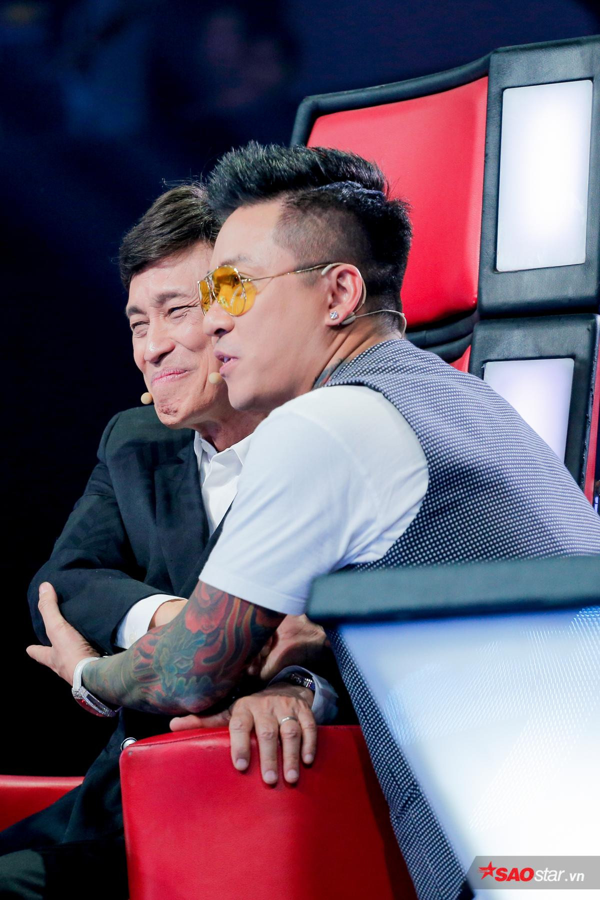 Tập 1 - The Voice 2019 khép lại cũng là lúc 1001 'rổ' cảm xúc độc nhất vô nhị của bộ tứ quyền lực lộ diện Ảnh 4