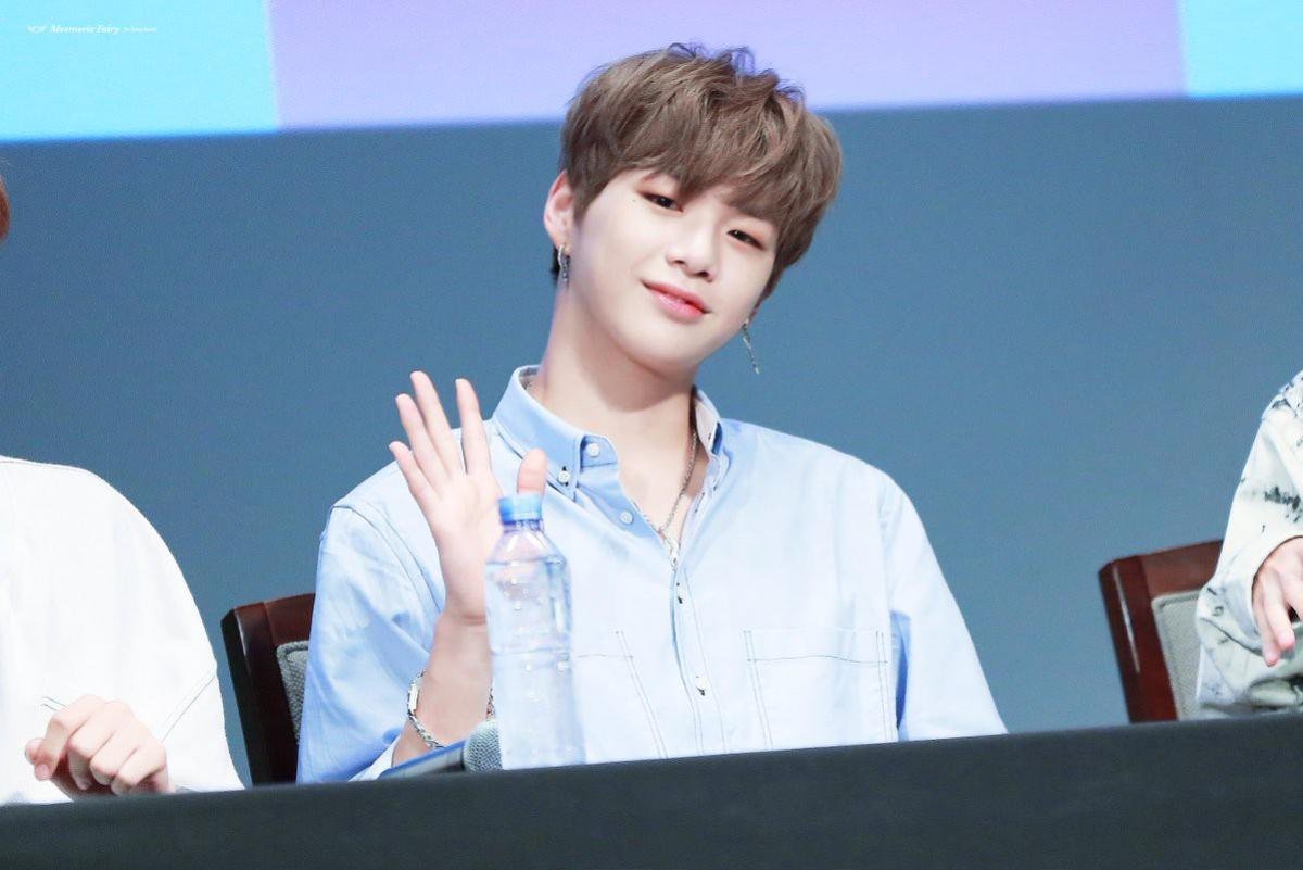 Kang Daniel (WANNA ONE) sắp thoát khỏi 'ách kìm hãm' của công ty quản lý, quay về với hào quang rực sáng rồi chăng? Ảnh 2