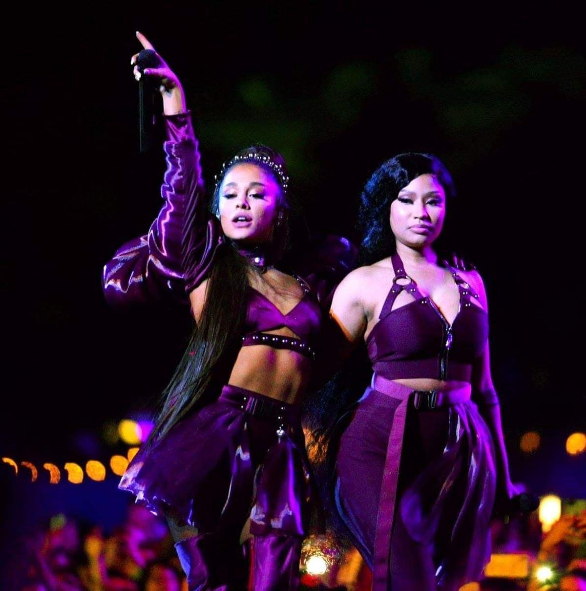 Gặp sự cố kỹ thuật tại Coachella: Ariana Grande đăng đàn không tiếc lời yêu thương gửi tới Nicki Minaj Ảnh 2