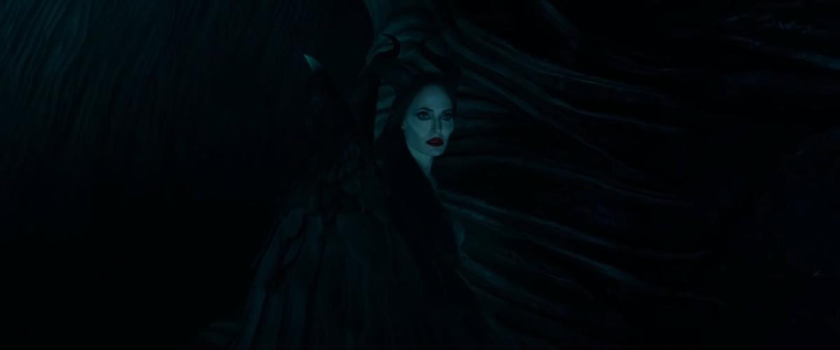 Maleficent: Mistress of Evil của Angelina Jolie tung trailer: Quéo queo quèo… Chào mừng chị Mã Lệ Phi Xuân tái xuất giang hồ Ảnh 14