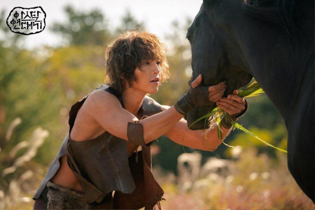 Đài tvN công bố tạo hình thiếu niên du mục của Song Joong Ki trong bom tấn cổ trang 'Arthdal Chronicles' Ảnh 1