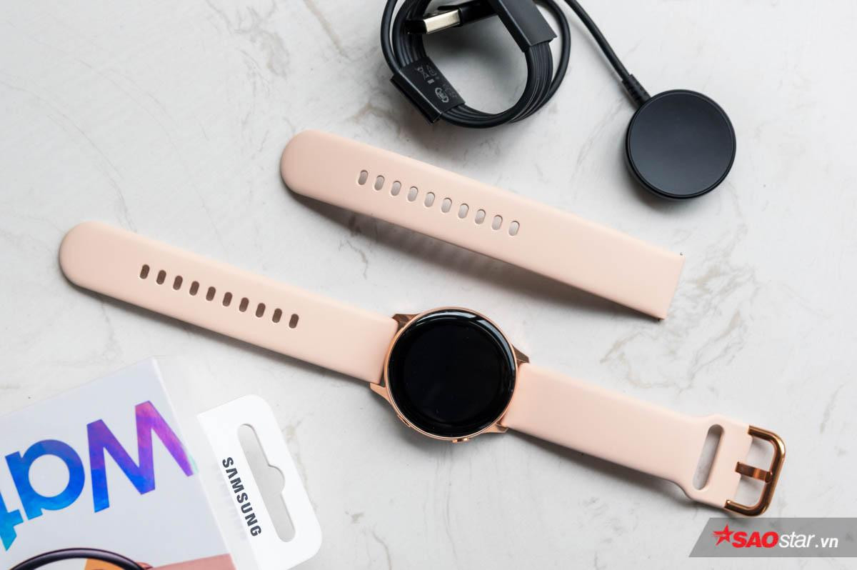 Mở hộp Samsung Galaxy Watch Active: Thiết kế đẹp mắt, trang bị nhiều tính năng thông minh! Ảnh 2