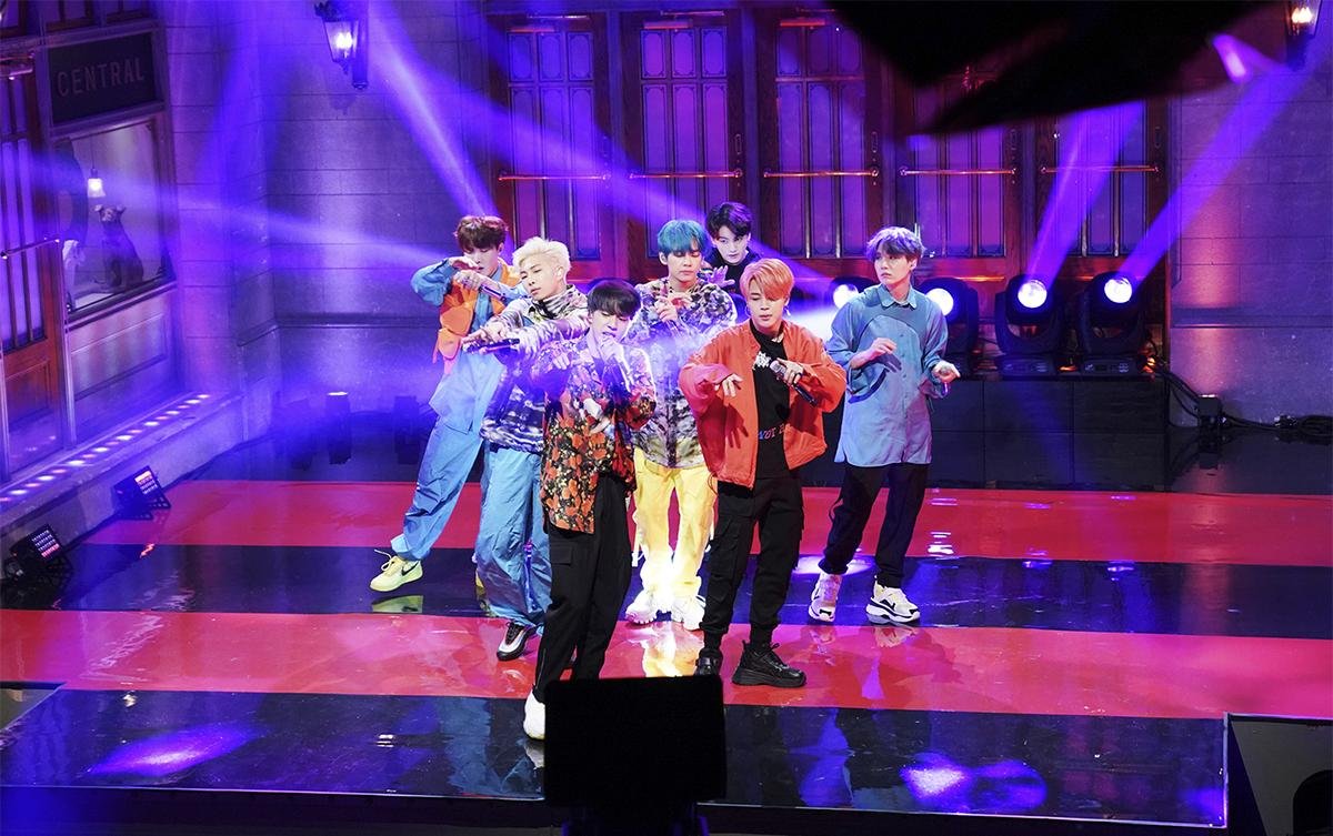 BTS lập kỳ tích mới với 'Boy with Luv', album mới độc chiếm toàn bộ các vị trí đầu tiên trên Top 50 Spotify Việt Nam Ảnh 1