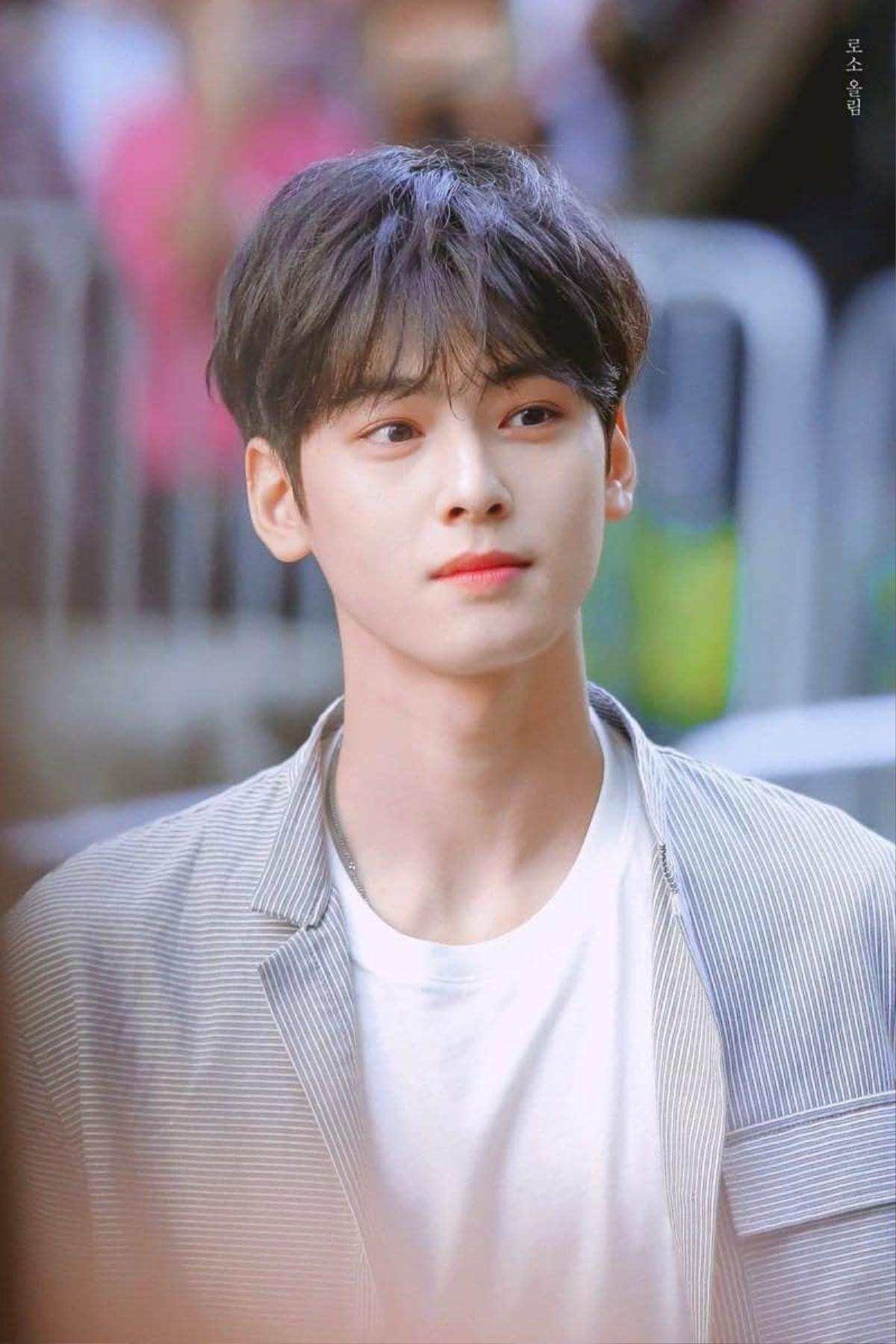 Cha Eun-woo (ASTRO) - chàng ca sĩ nổi danh với biệt tài… chọc cười thiên hạ Ảnh 1