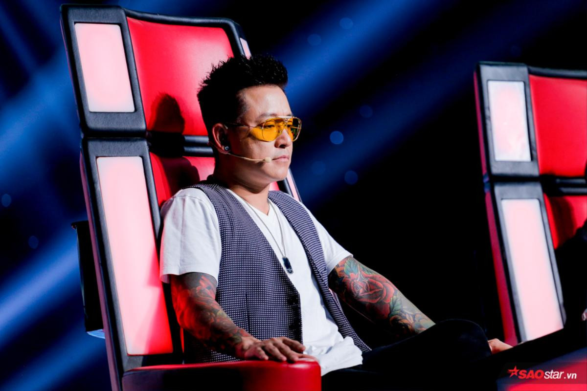 Tập 2 The Voice 2019: 'Nút chặn' bắt đầu phát huy tác dụng, ai là người đã 'khai chiến' cùng Tuấn Hưng? Ảnh 1