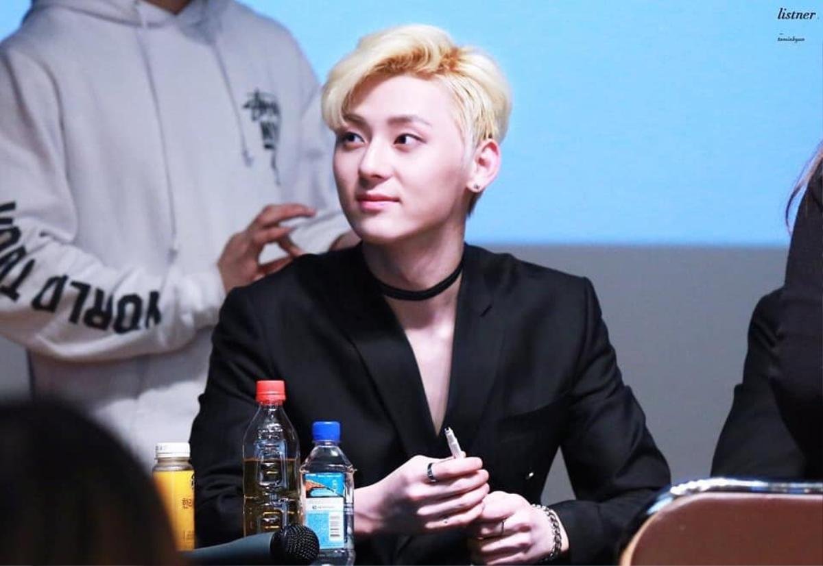 Loạt ảnh Minhyun tóc vàng thời hoạt động với NU'EST gây sốt, fan phát hiện khả năng 'yếu kém' được anh chàng đem sang tận WANNA ONE! Ảnh 3