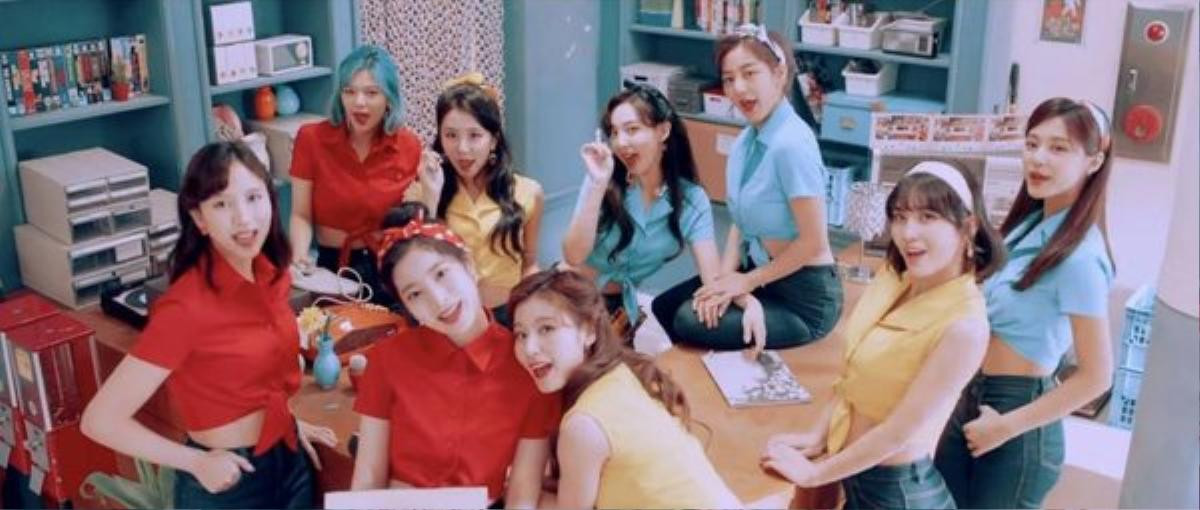 TWICE liên tiếp bị netizen Hàn tố giác là 'đồ đạo nhái' từ đàn chị SNSD: Vì đâu cuộc chiến 'không khoan nhượng' cứ mãi kéo dài? Ảnh 13