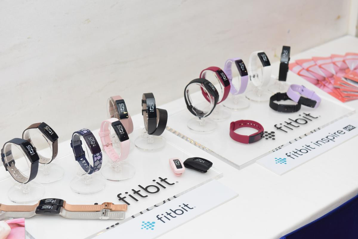 Fitbit ra mắt đồng hồ thông minh Versa Lite Edition Ảnh 1