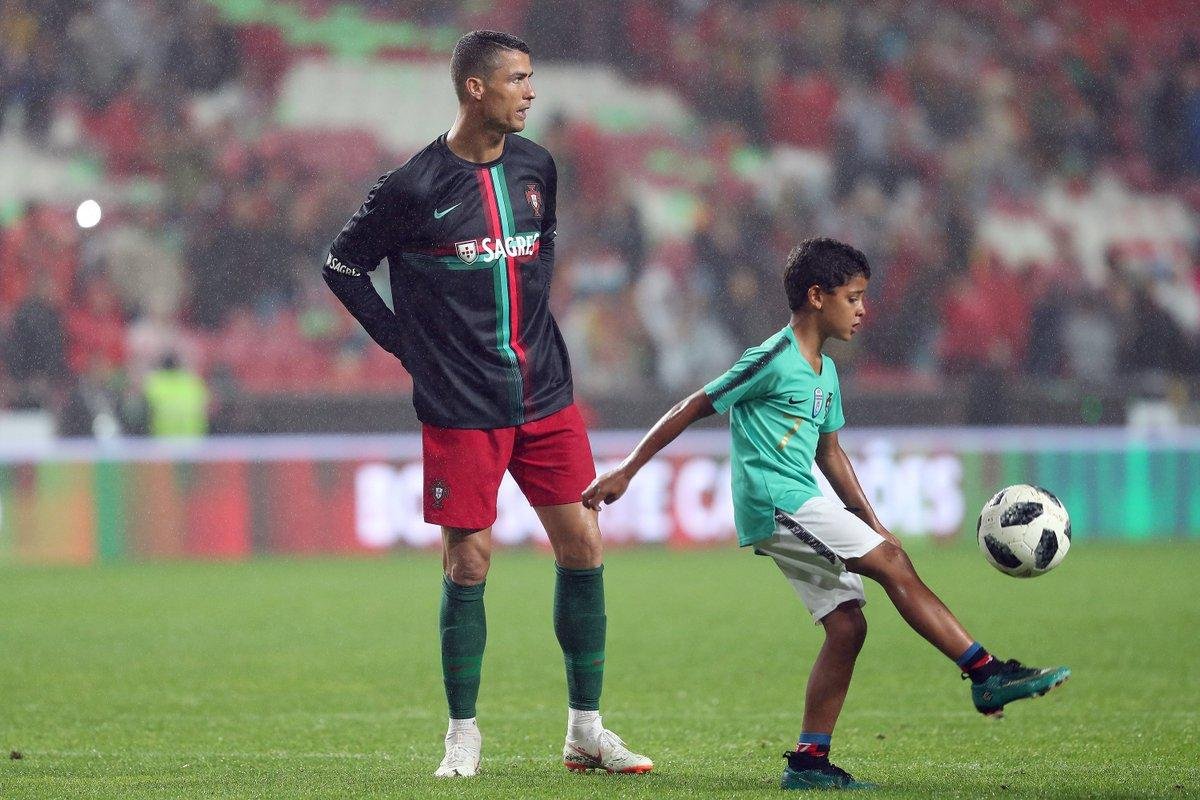 Con trai Ronaldo lập kỷ lục ghi bàn vô tiền khoáng hậu Ảnh 2