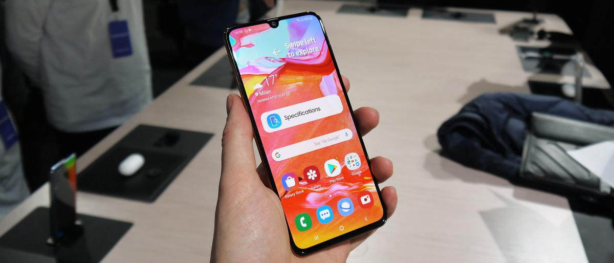 Samsung chính thức ra mắt Galaxy A70 tại Việt Nam: Màn hình vô cực, tích hợp công nghệ bảo mật vân tay Ảnh 1